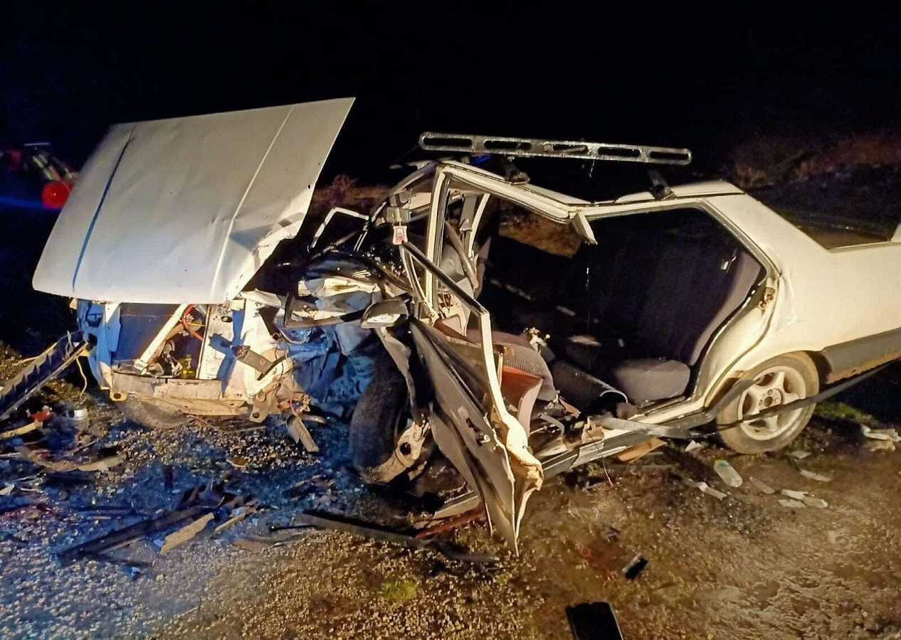 Karabük'te 2 aracın çarpışması sonucu 3 kişi yaralandı!