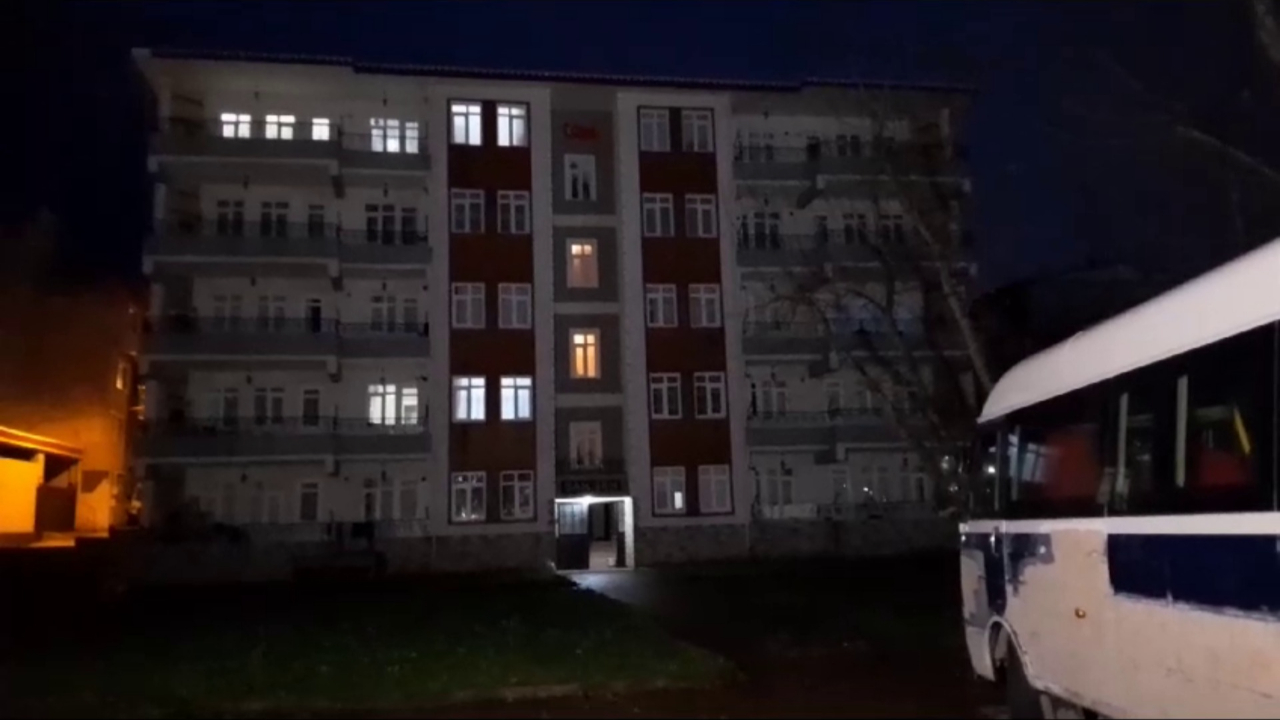 Bursa'da koca vahşeti: Uzaklaştırma kararı biten adam, eşini kalbinden bıçaklayarak öldürdü