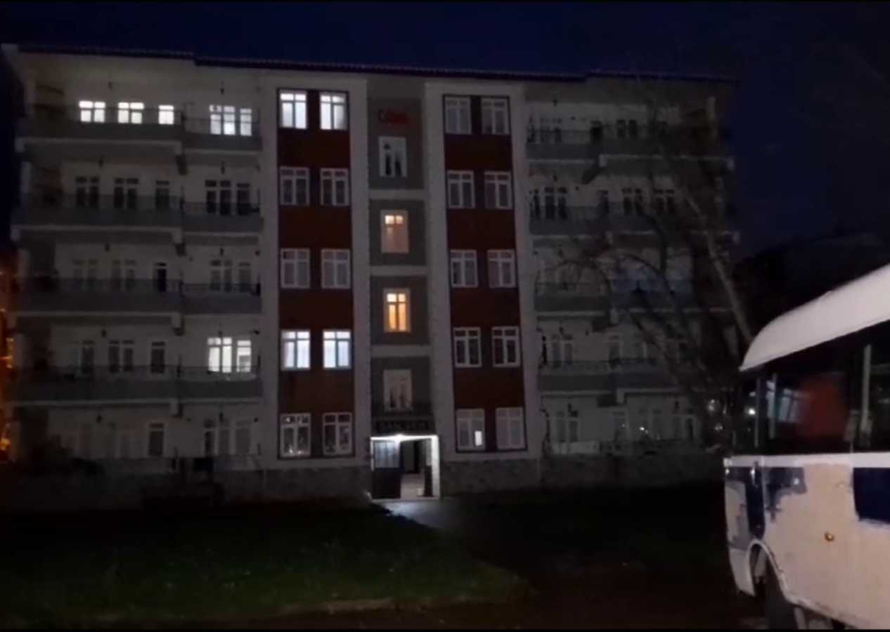 Bursa'da koca vahşeti: Uzaklaştırma kararı biten adam, eşini kalbinden bıçaklayarak öldürdü