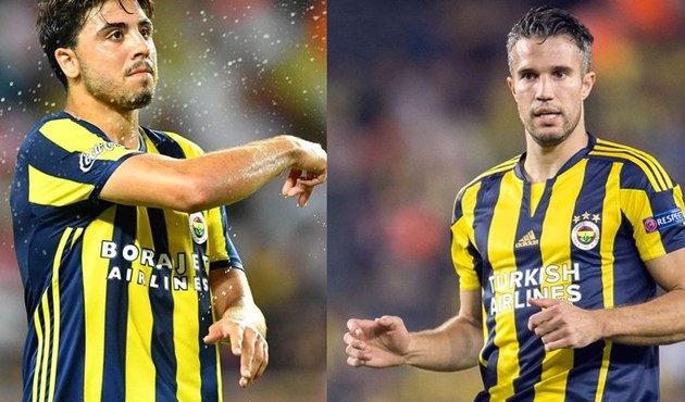Ozan Tufan ve Van Persie ıslıklandı...