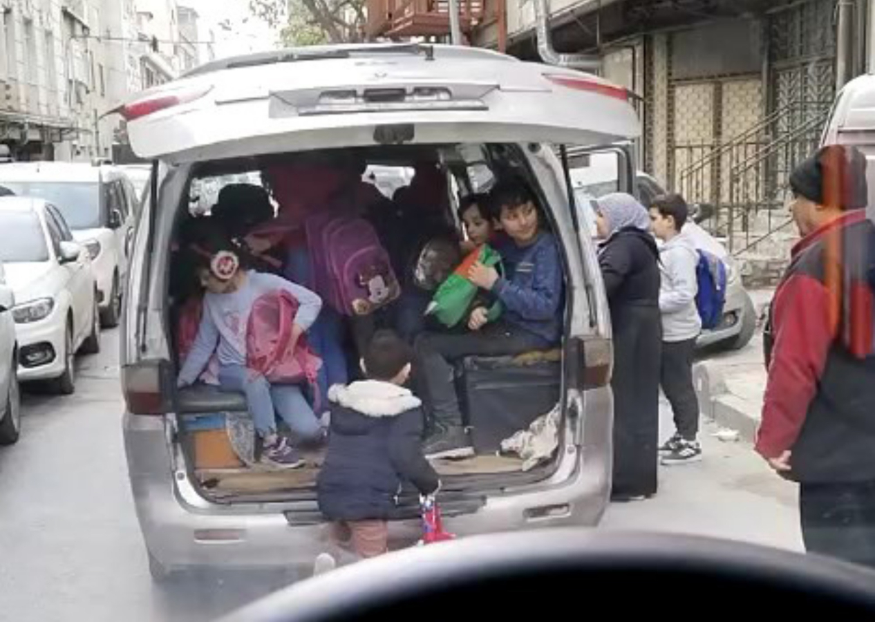 İstanbul'da korsan servis tehlikesi: Bu görüntüler olay yarattı