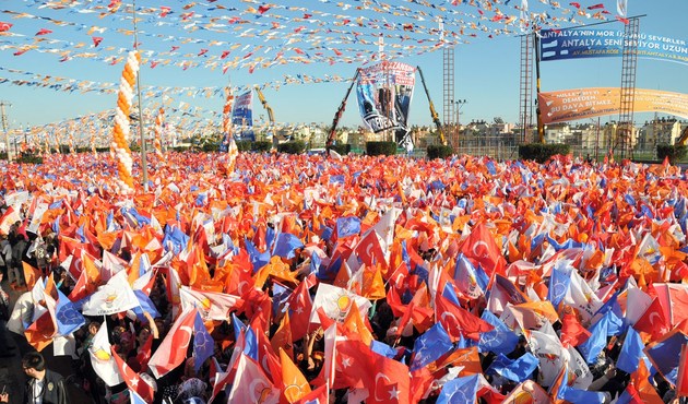 AK Parti İstanbul teşkilatında operasyon...