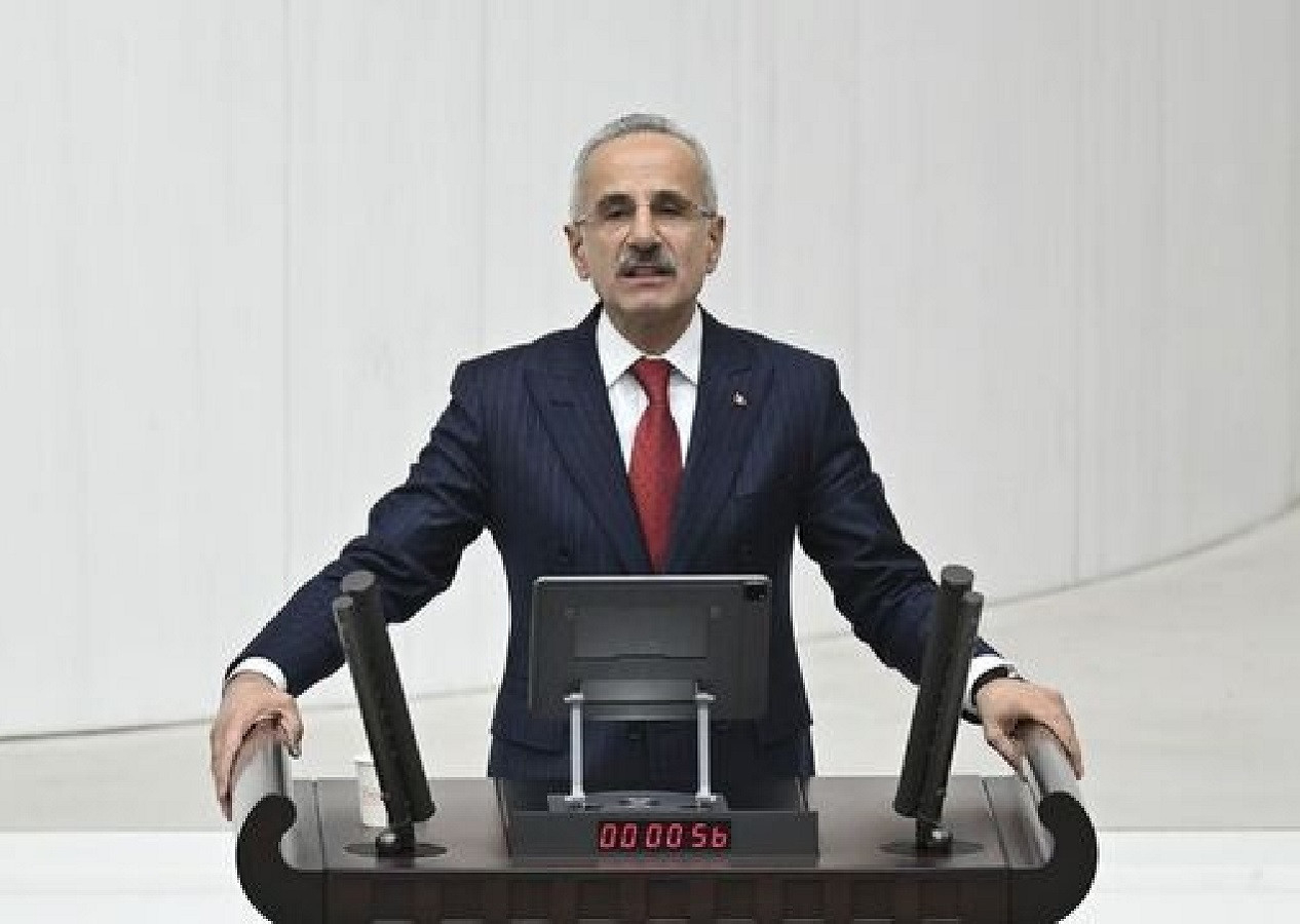 Bakan Uraloğlu müjdeyi verdi! İstanbul-Ankara arası 80 dakikaya düşüyor...