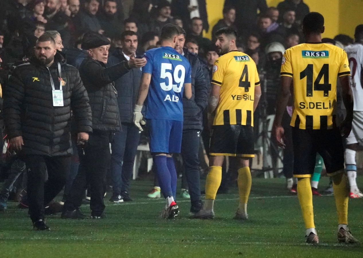 Avrupa basını İstanbulspor'un sahadan çekilme olayını konuşuyor: "Türkiye'de daha fazla kaos"