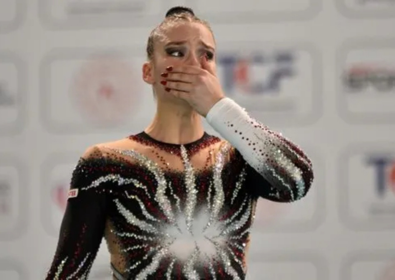Milli sporcu Ayşe Begüm Onbaşı'na büyük ayıp! AK Parti'nin aday adayını takip edince CHP'li başkan rahatsız oldu!
