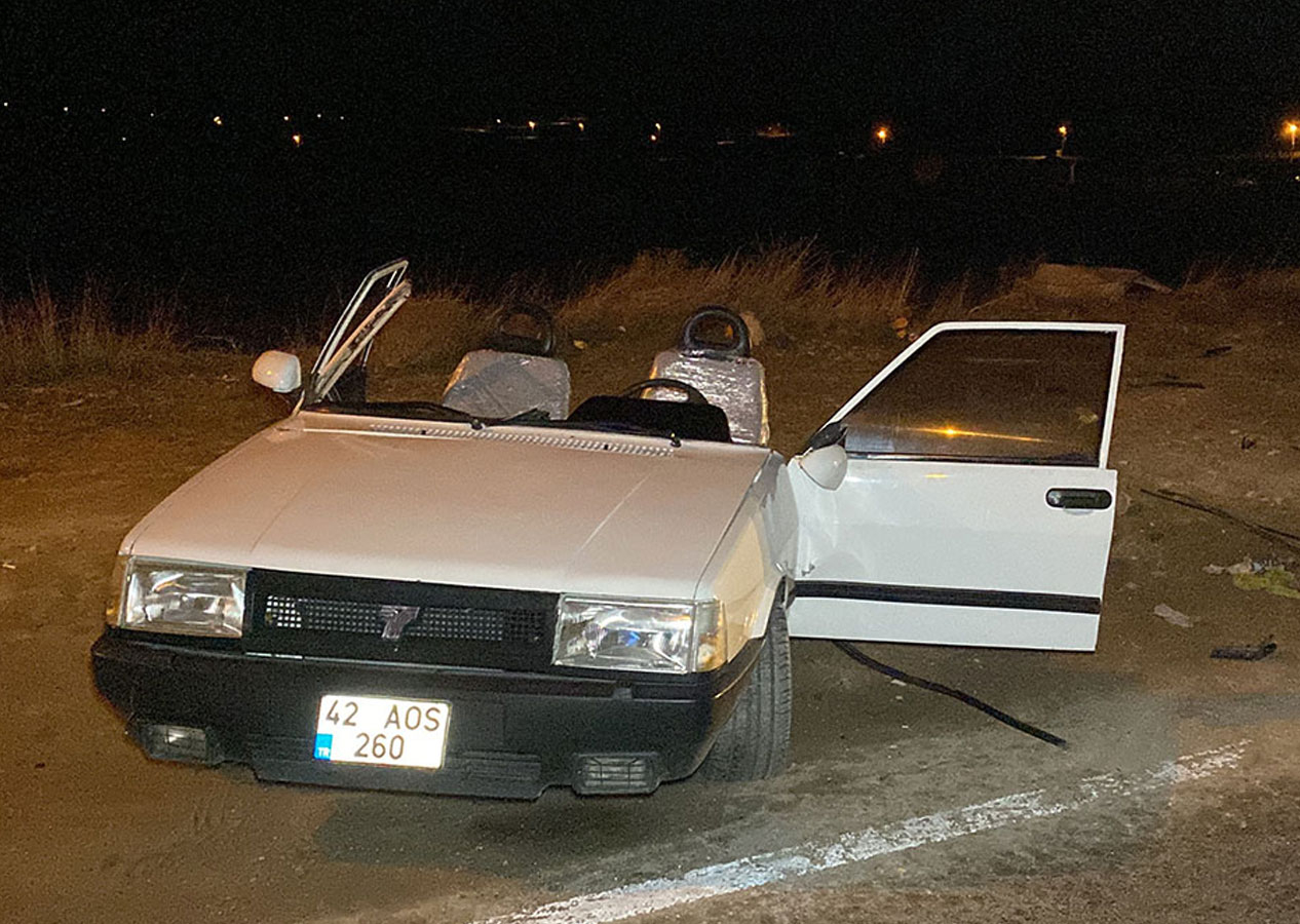 Arazi aracı ile çarpışan otomobil ikiye bölündü! Kazazede: "Çek çek sağlamız"
