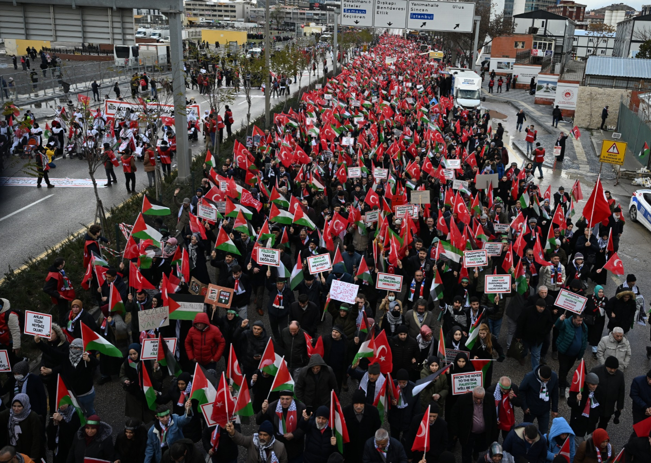 Ankara'da 'Büyük Gazze Yürüyüşü' düzenlendi! Türk ve Filistin bayrakları birlikte dalgalandı...