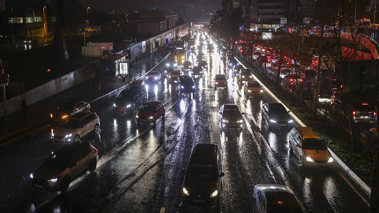 İstanbul'da akşam trafik yoğunluğu yüzde 89'a çıktı