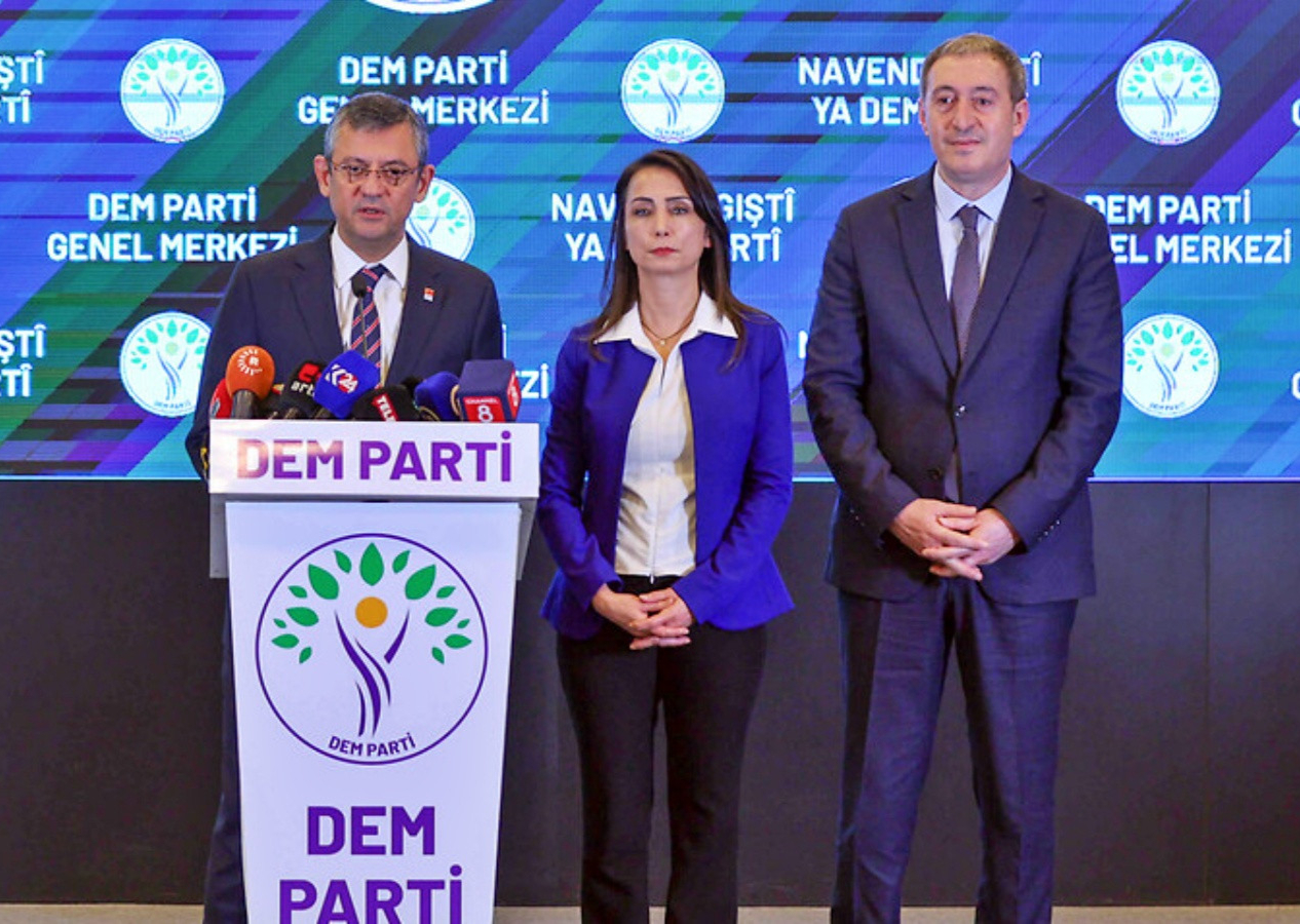CHP terör bildirisini imzalamadı! Skandala tepkiler çığ gibi büyüyor: Özgür Özel'den sonra yeni CHP nereye sürüklendi!