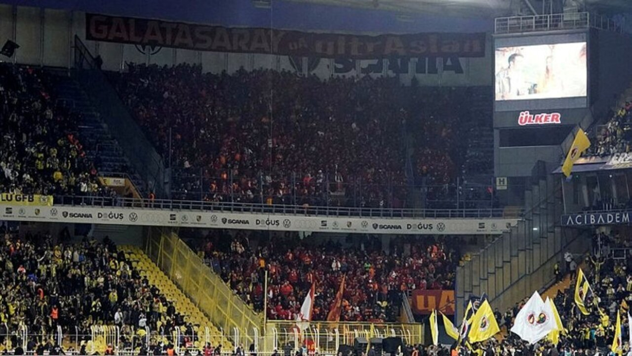 Galatasaray taraftarı yaklaşık 4 yıl sonra Kadıköy’e geldi!