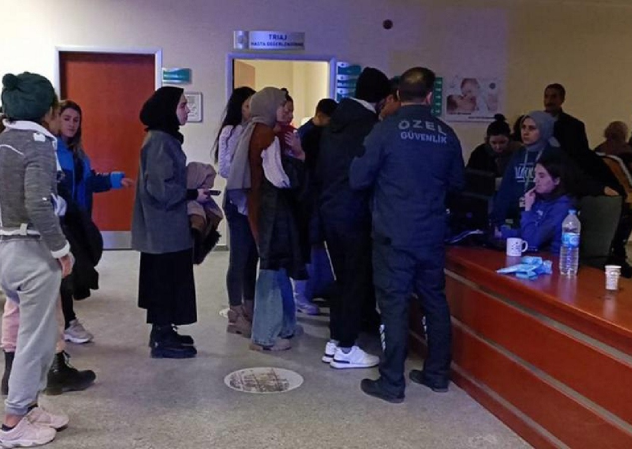 Kars Kağızman'da öğrenci yurdunda 80 öğrenci zehirlendi!