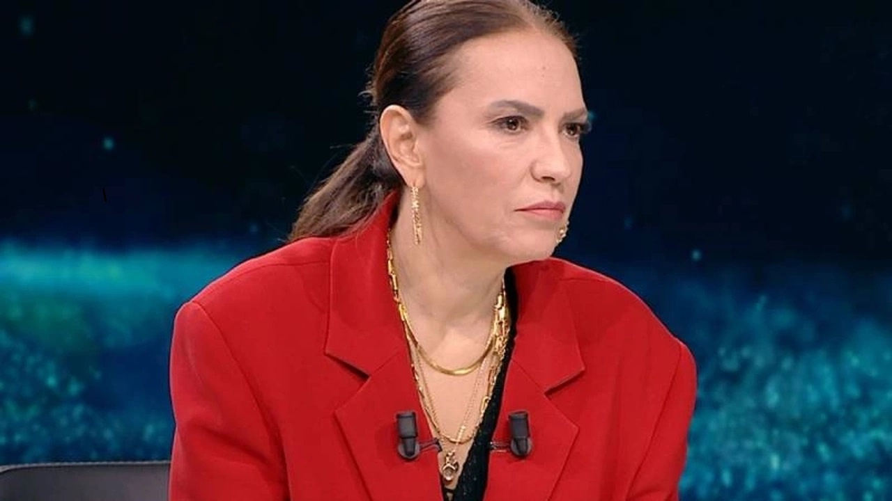 Yeşim Salkım canlı yayında başörtülü kadınlara nefret kustu! Skandal sözlerine tepki yağıyor