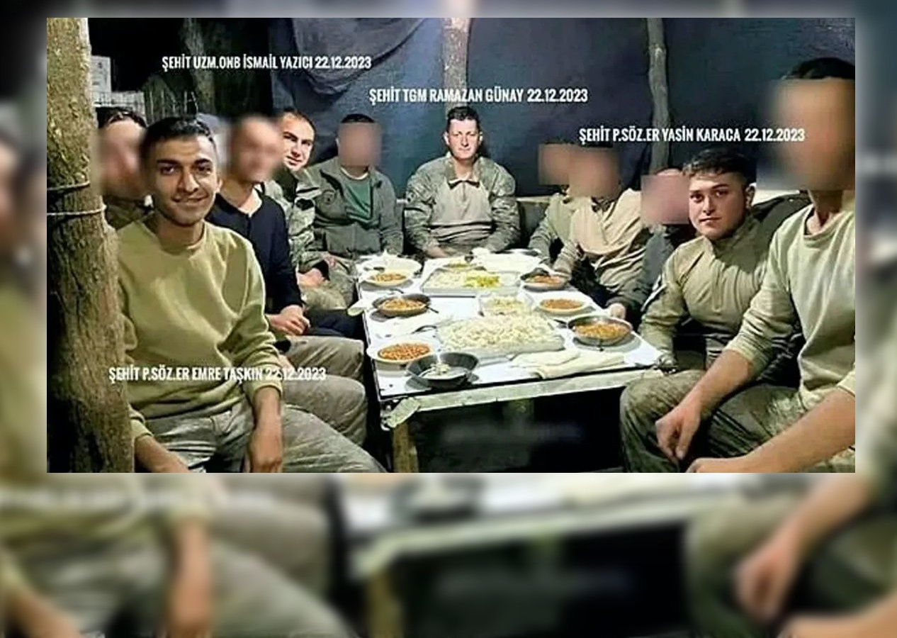 Kahraman şehitlerimizin aynı sofradaki son yemeği: Geriye yürek burkan bu fotoğraf kaldı...