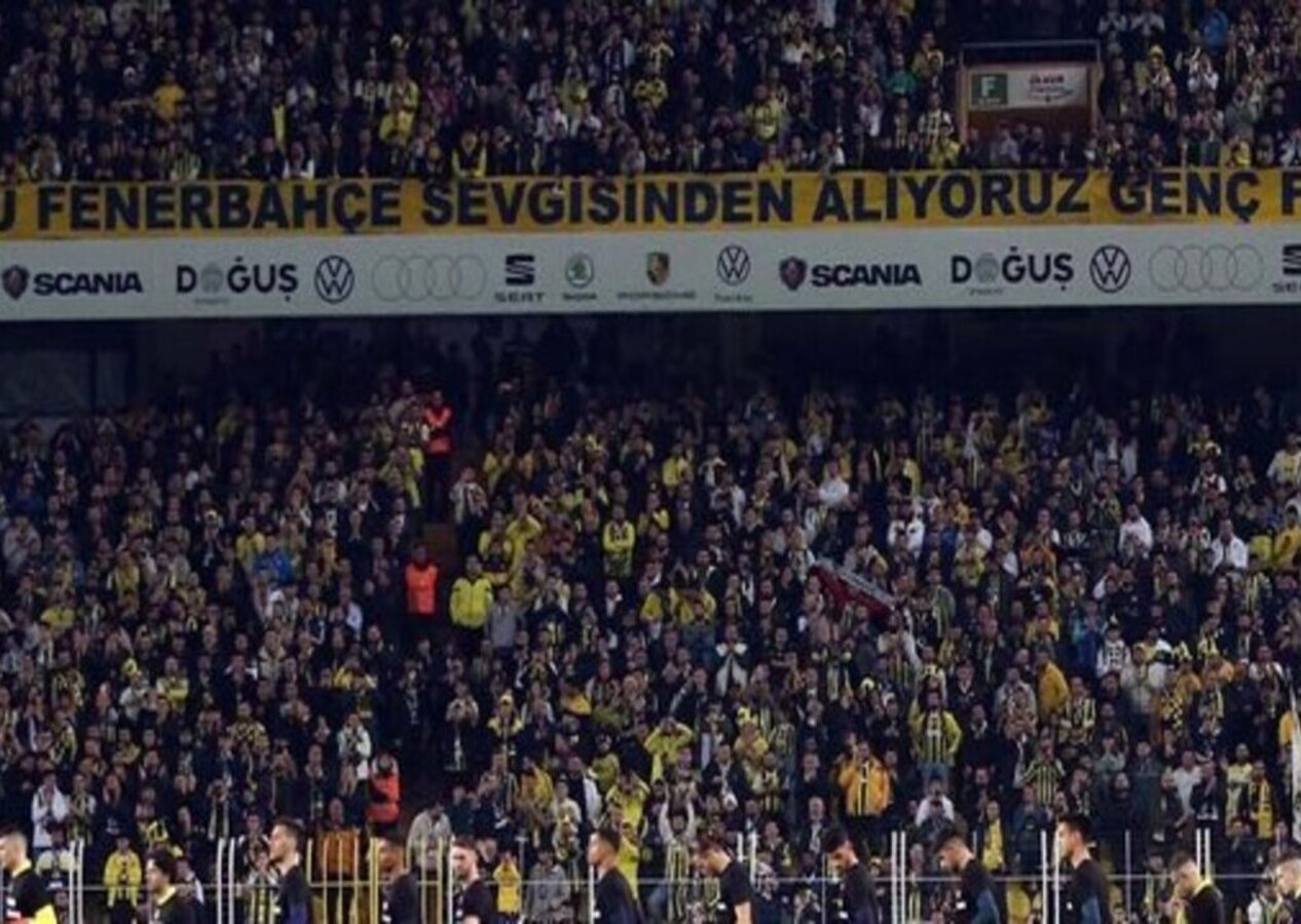 Fenerbahçe'den Kadıköy'de çok anlamlı pankart: Başımız Sağ Olsun!
