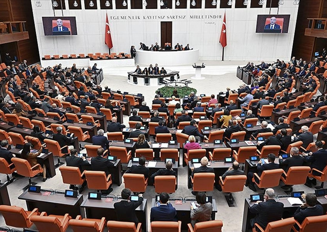 TBMM'de Genel Kurul toplandı... Üç partinin vekilleri arasında tartışma çıktı!