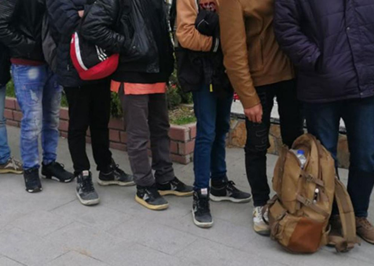 Göçmen kaçakçılığı organizatörlerine operasyon! 5 bine yakın düzensiz göçmen yakalandı...