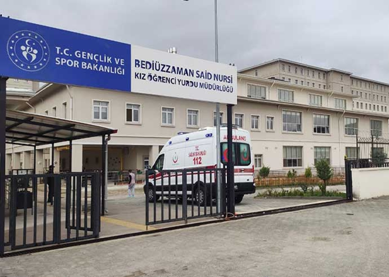 Isparta'da korkunç olay: 130 Öğrenci gıda zehirlenmesi şüphesi ile hastaneye kaldırıldı!