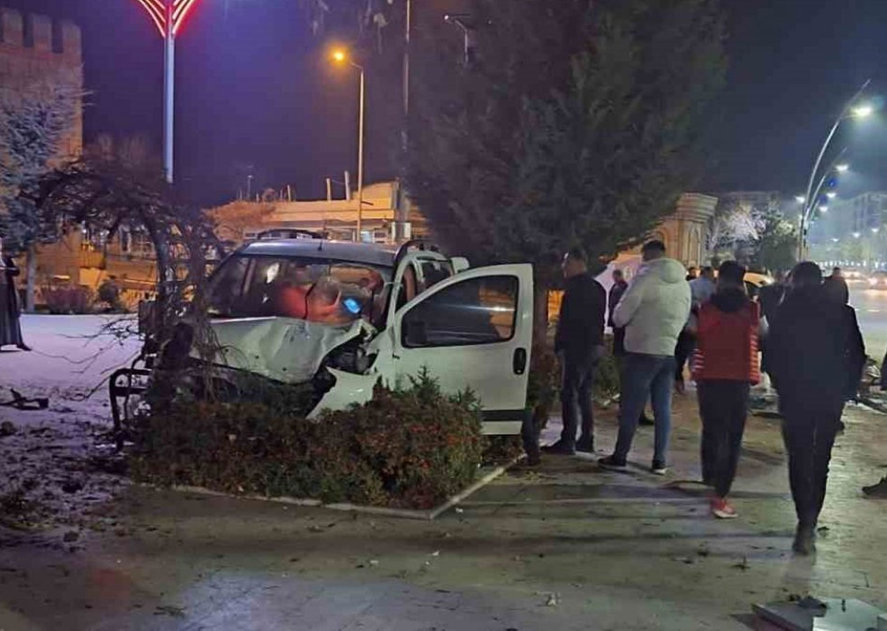 Sultangazi’de silahlı çatışma: Olay yerinden geçen çocuk kurşunların hedefi oldu