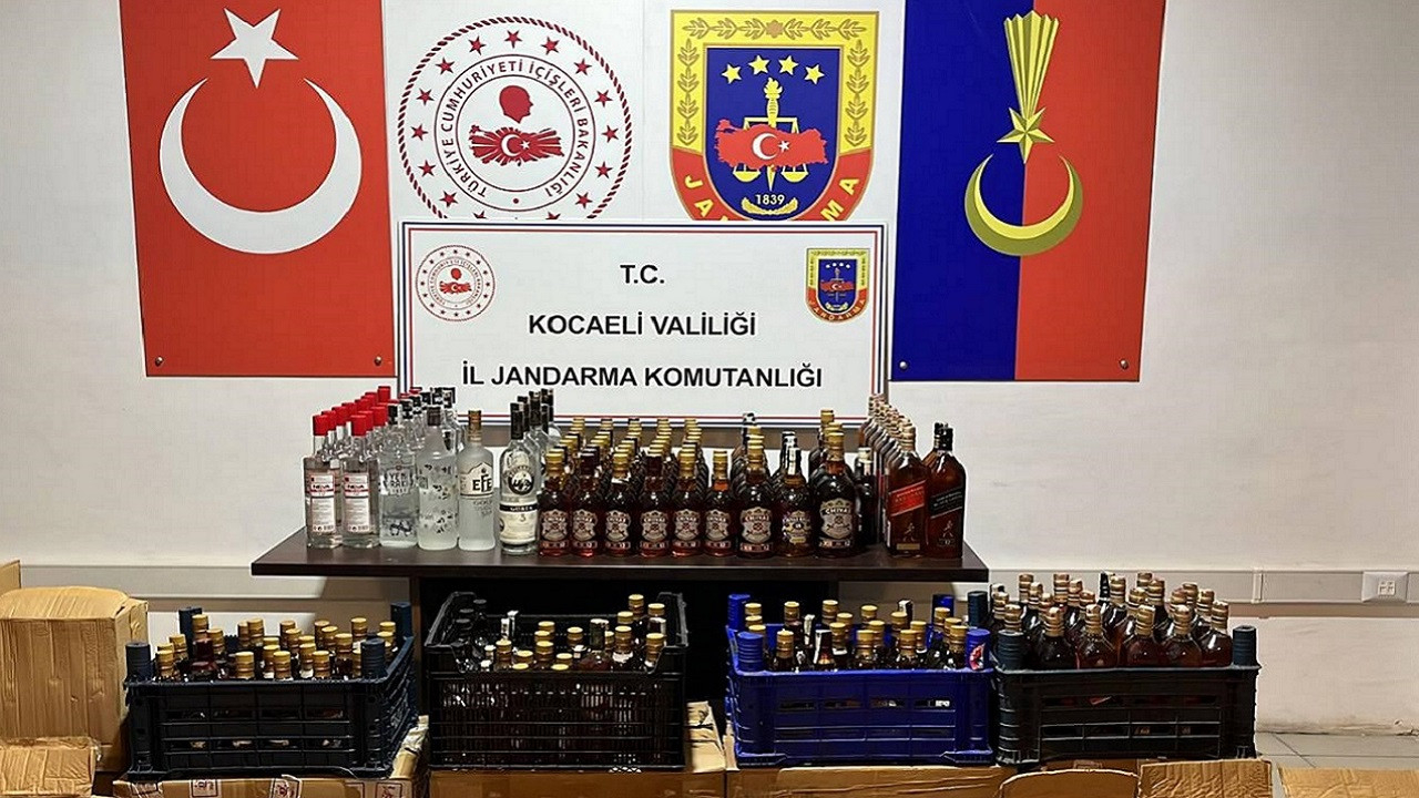 Kocaeli'de 1023 şişe sahte içki yakalandı! 1 kişi gözaltına alındı...