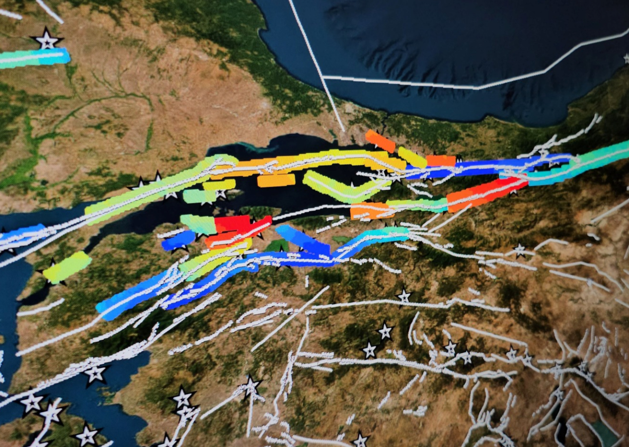 Korkutan harita: 7 ve üzerinde deprem üretecek gerginlikte fayları tespit edildi!