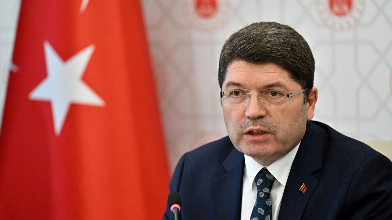 Bakan Tunç:  Anayasanın değişmesi konusunda herkes mutabık