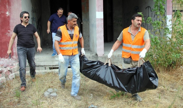 Apartman bodrumunda insan kemikleri bulundu!