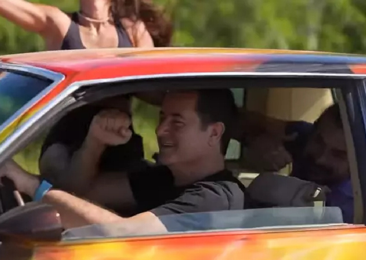 Acun Ilıcalı Survivor geleneğini bozmadı! Survivor 2024'ü zıplayan otomobil ile açtı...