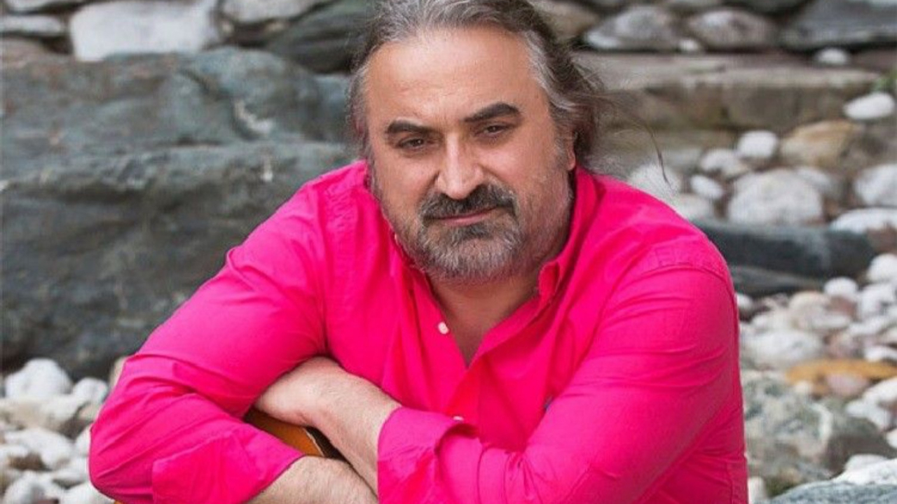 Provokatör şarkıcı Volkan Konak, Ali Erbaş'ı hedef aldı: Bir kadeh de sizler için içiyorum