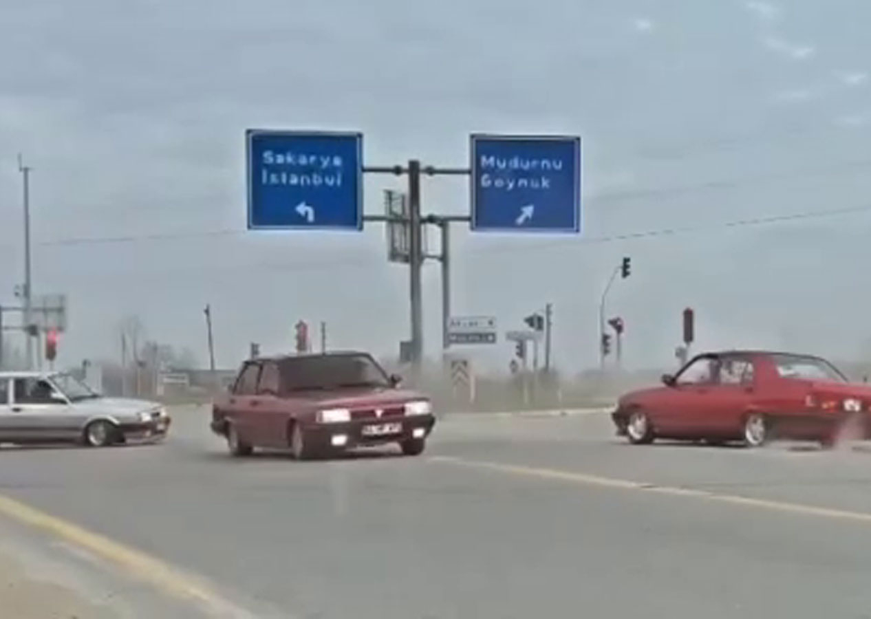 Kara yolunu kapatarak drift attılar! İşte o görüntüler...