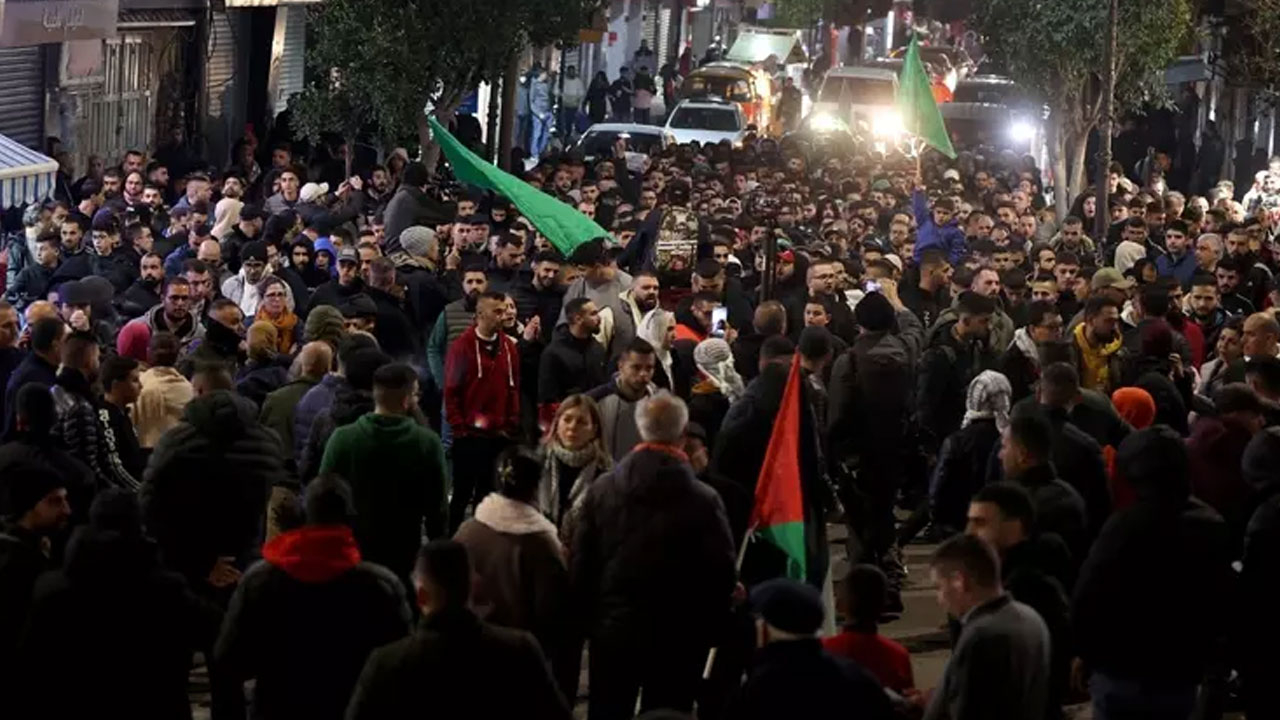 Batı Şeria'da protesto başladı! İşte Ramallah'ta son durum...