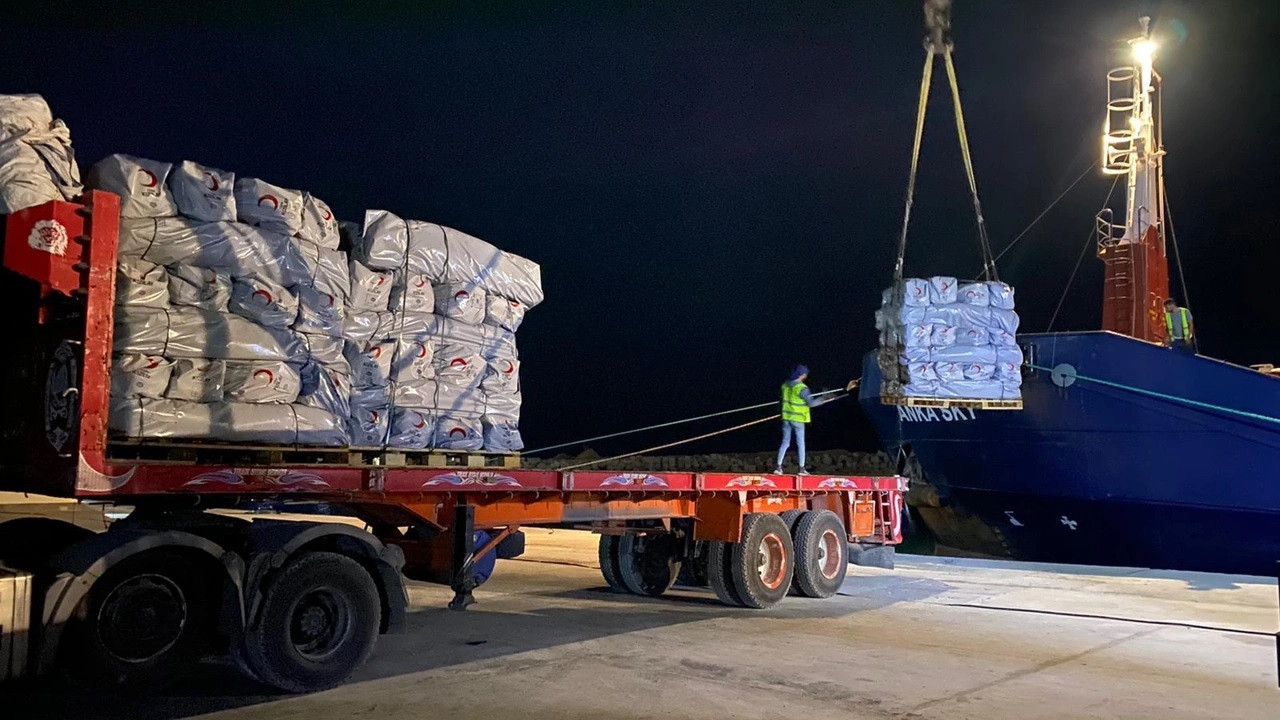Kızılay geçen hafta çıkarmıştı! 2. yardım gemisi Gazze'ye dağıtılıyor....