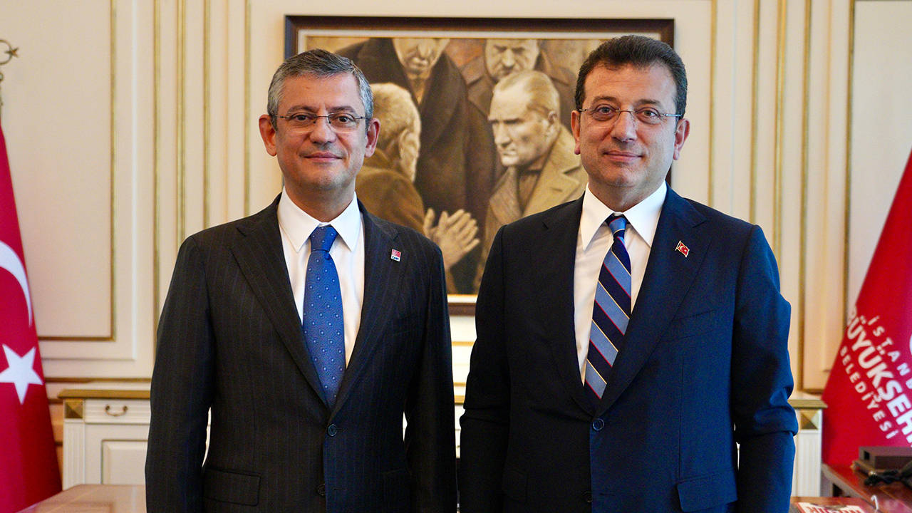 CHP'de İzmir bilmecesi! Özgür Özel ile Ekrem İmamoğlu arasında aday belirleme krizi yaşanıyor...