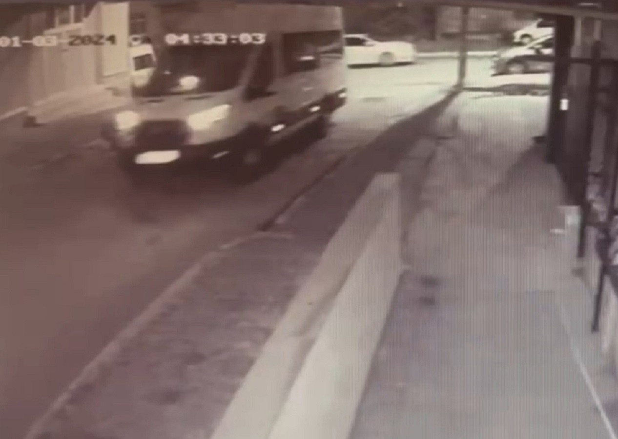 Kadıköy'de içinde 10 öğrencinin olduğu servis kaçırıldı!