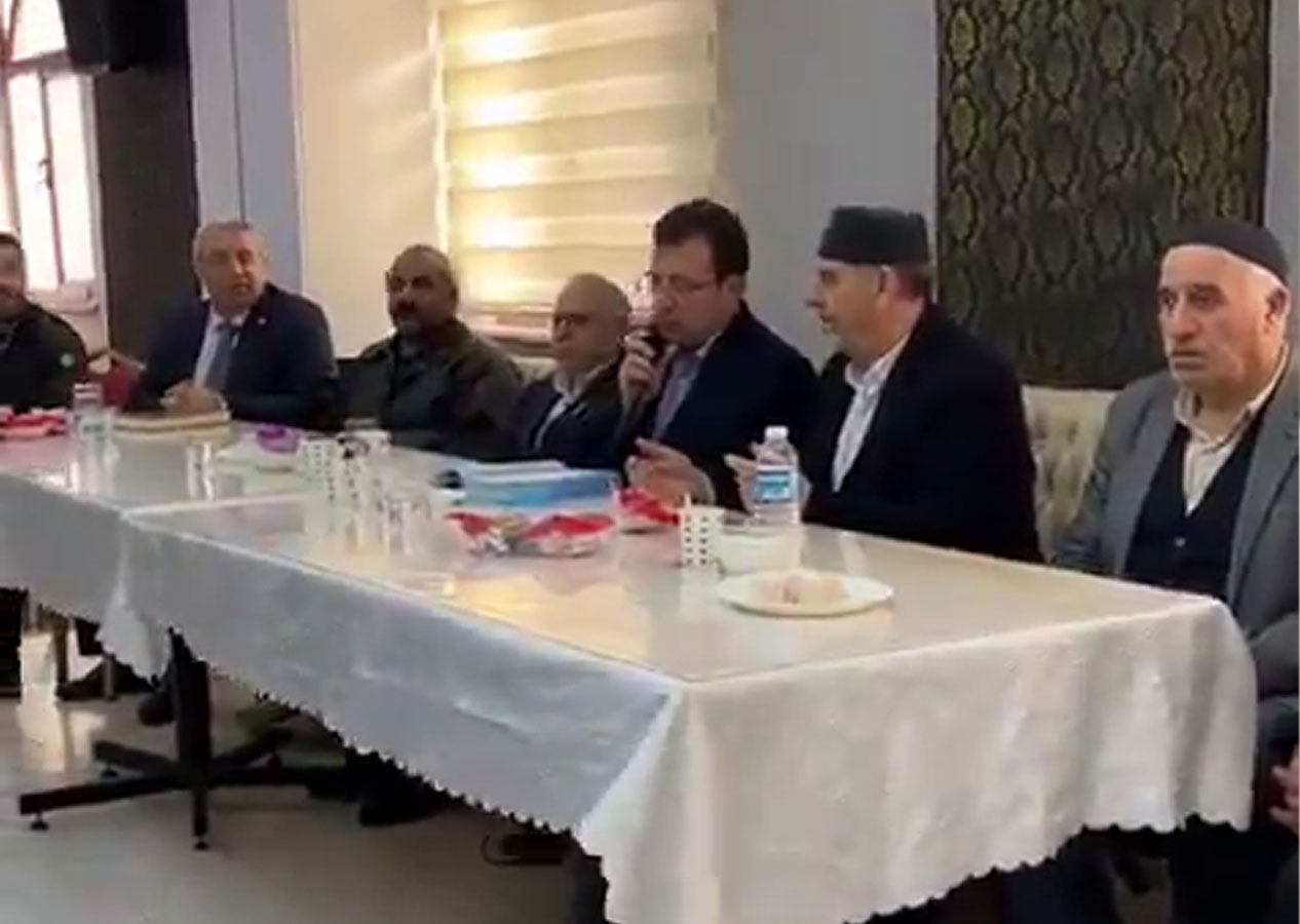 İBB Başkanı Ekrem İmamoğlu katıldığı taziyede Kur'an okuyup dua etti
