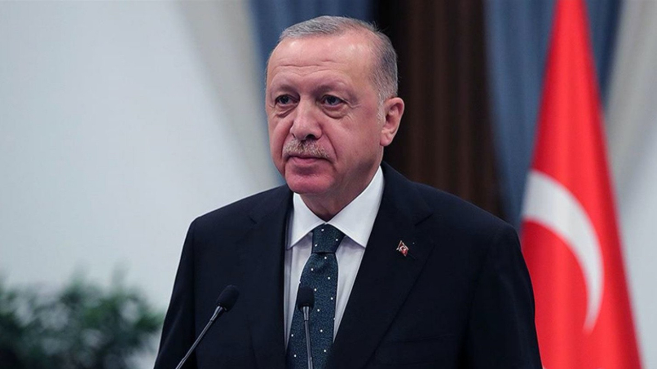 Cumhurbaşkanı Erdoğan, Özgür Özel'den manevi tazminat kazandı! “Mehmetçik Vakfı”na bağışladı...