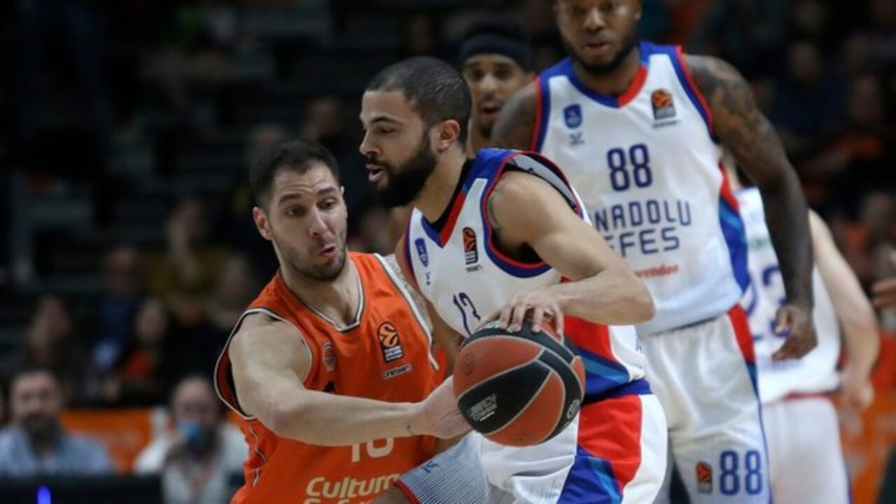 Valencia 93 - 88 Anadolu Efes | Maçın özeti