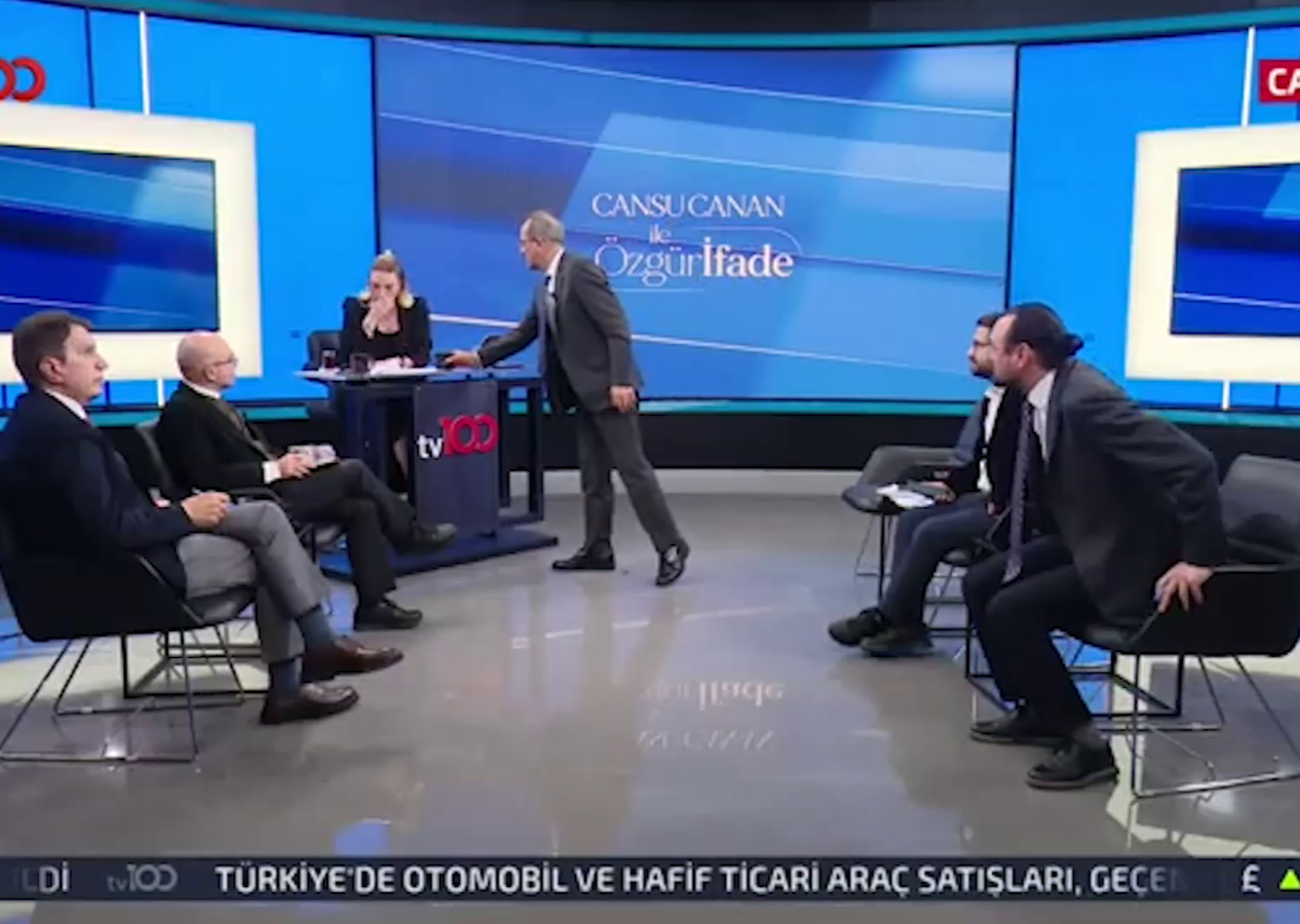 Cansu Canan Özgen soluk borusuna kaçan kuruyemiş nedeniyle boğuluyordu! İşte o anlar...