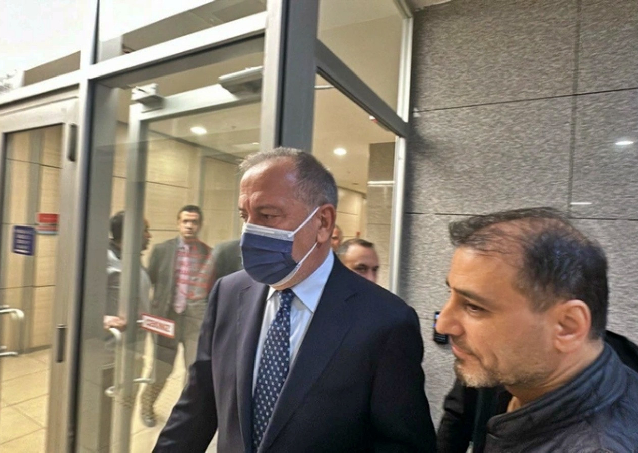 Provokasyona alkış tutan Fatih Altaylı'ya yurt dışına çıkış yasağı!