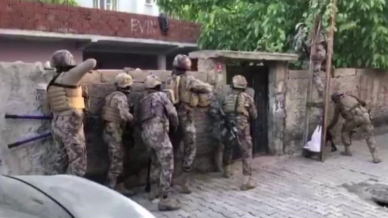 Terör örgütü PKK/KCK’nın sosyal medya ayağına operasyon: 7 gözaltı