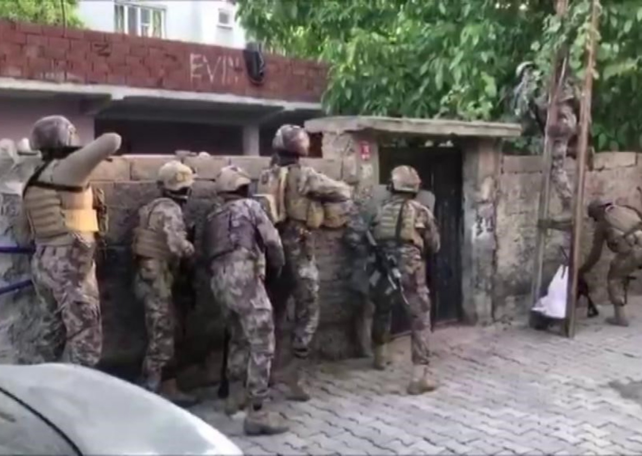 Terör örgütü PKK/KCK’nın sosyal medya ayağına operasyon: 7 gözaltı