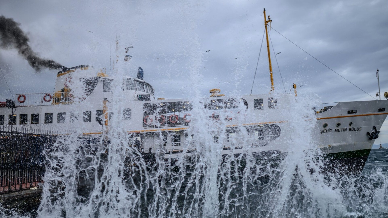 İstanbul ve İzmir'de yaşayanlar dikkat! Vapur seferleri iptal edildi...