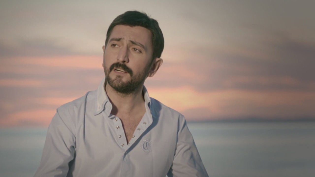 Şarkıcı Ferman Toprak, villasının tadilatını yapan işçileri darp etti!
