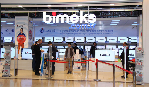 Kapısında kuyruklar oluşan Bimeks mağazaları sinek avlıyor!