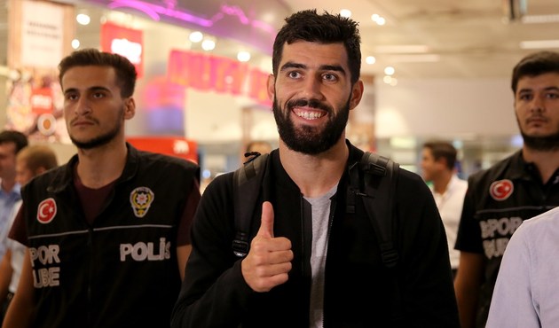 Fenerbahçe'nin yeni transferi Luis Neto İstanbul'da...