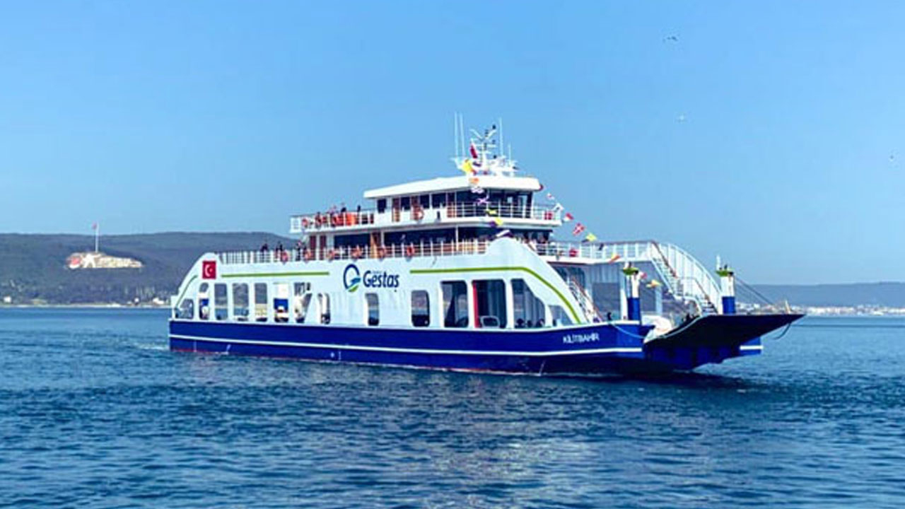 Güney Marmara'da feribot seferlerine fırtına engeli