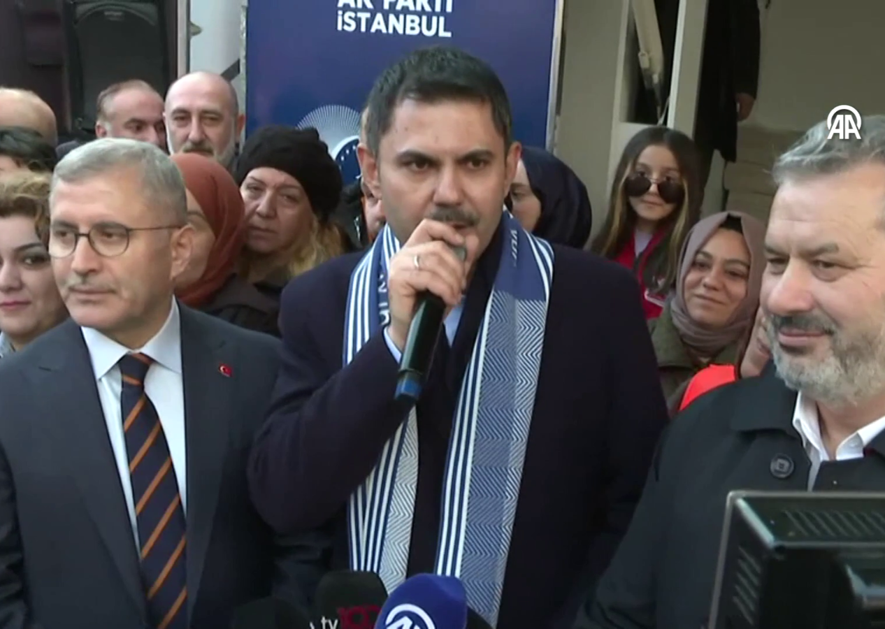 İBB Başkan adayı Kurum, Üsküdar'da AK Nokta'yı ziyaret etti