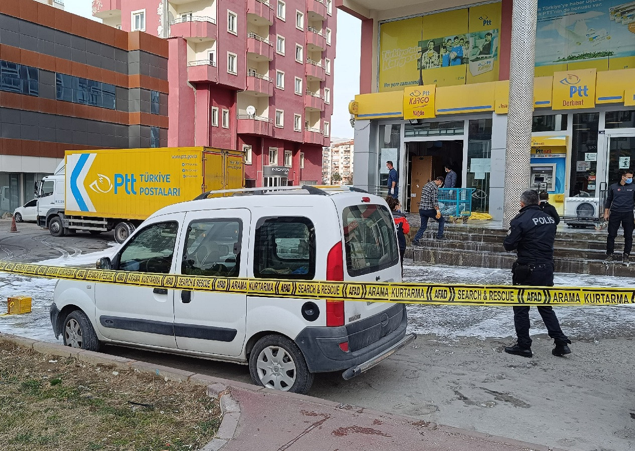 Niğde’de zirai ilaç yüklü patladı! Patlama sebebi ile 4 personel zehirlendi...