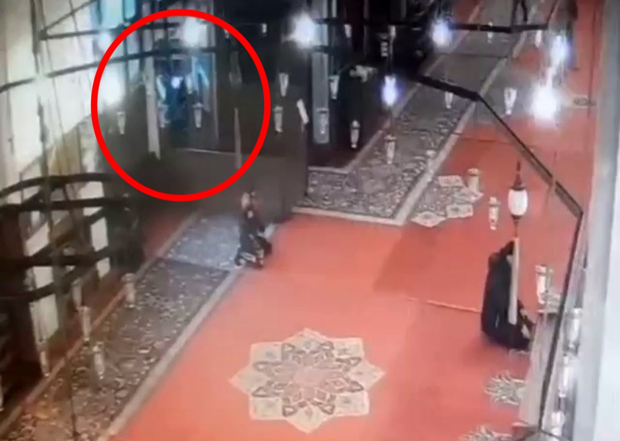 Fatih Camii’nde imama bıçaklı saldırının yeni görüntüleri ortaya çıktı:Saldırganla ilgili flaş detay
