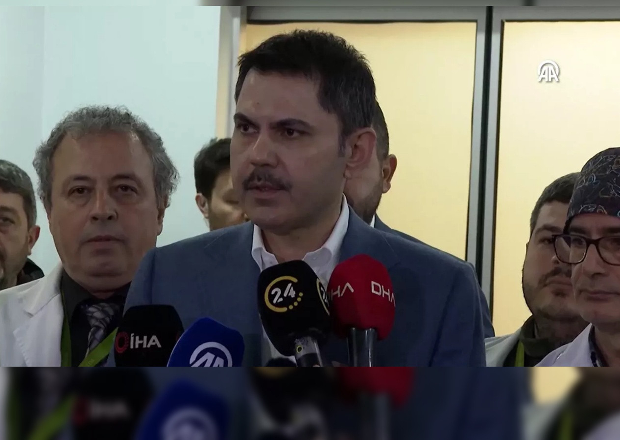 Murat Kurum'dan saldırıya uğrayan Fatih Camii imamına ziyaret
