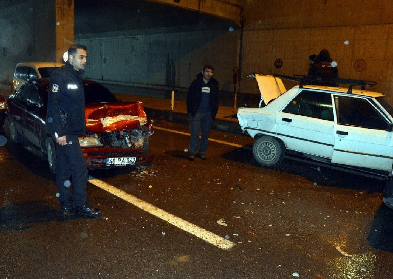 Kahramanmaraş'ta 18 aracın karıştığı zincirleme trafik kazasında 1 kişi yaralandı
